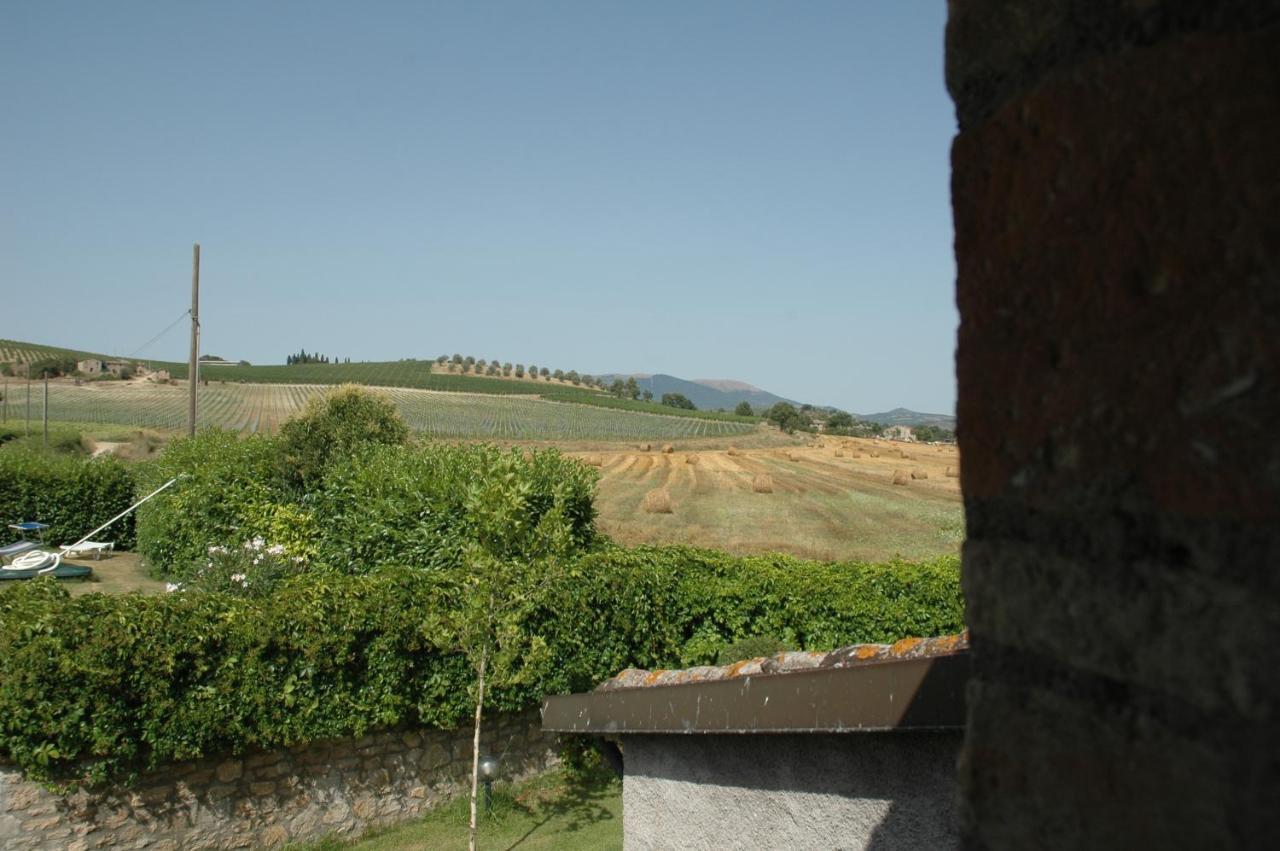 Casa Vacanze Vecchio Granaio Magione Exterior foto